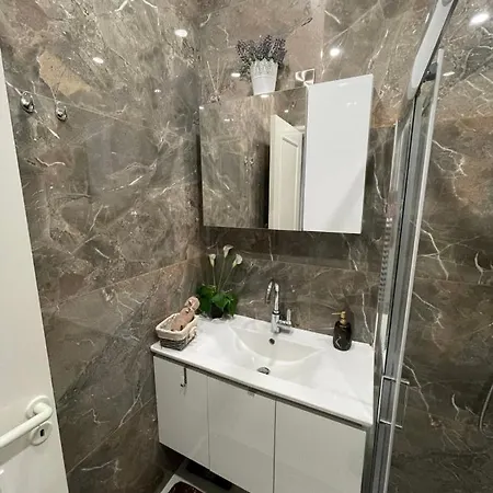 Appartamento Regina Gardens With Fast Free Wi-fi *
