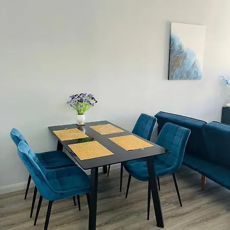 Regina Gardens Sunset With Fast Free Wi-fi And Late Check-out Apartment