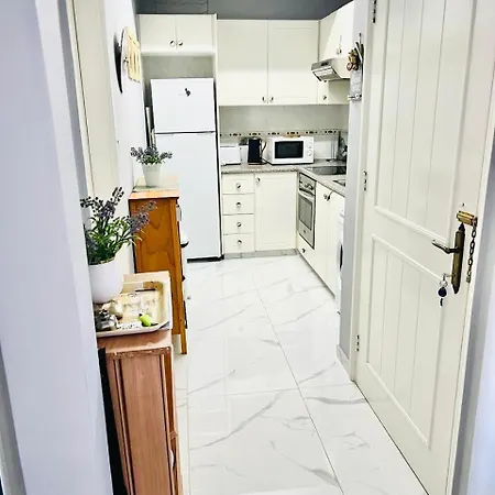 Regina Gardens Sunset With Fast Free Wi-fi&late Check-out Apartment