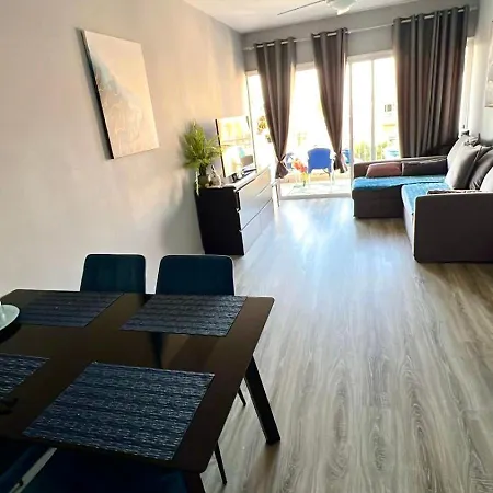 Apartment Regina Gardens Sunset With Fast Free Wi-fi&late Check-out Paphos