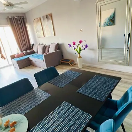 Regina Gardens With Fast Free Wi-fi * 파포스