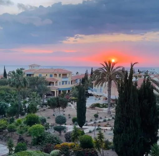 Regina Gardens Sunset With Fast Free Wi-fi And Late Check-out Apartman Paphos