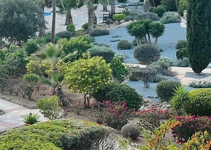 Regina Gardens Sunset With Fast Free Wi-fi And Late Check-out Appartement Paphos