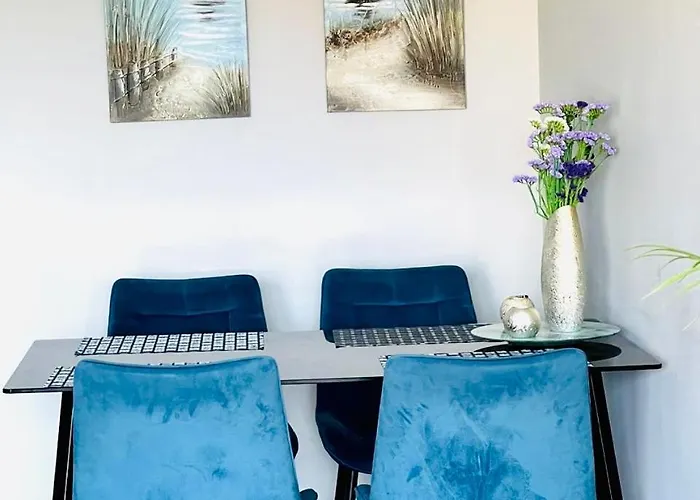 Regina Gardens Sunset With Fast Free Wi-fi And Late Check-out