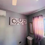 Regina Gardens Sunset With Fast Free Wi-fi And Late Check-out Apartment *