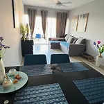 Apartment Regina Gardens Sunset With Fast Free Wi-fi And Late Check-out