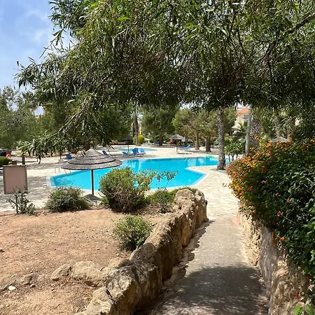 Regina Gardens With Fast Free Wi-fi * Paphos