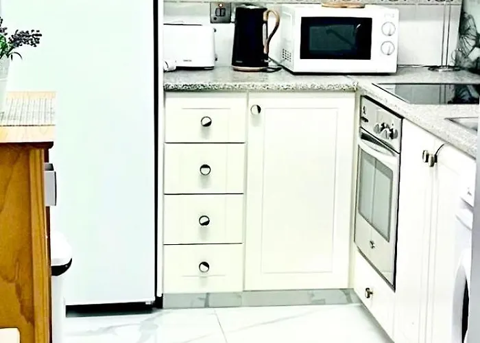 Regina Gardens Sunset With Fast Free Wi-fi And Late Check-out Paphos